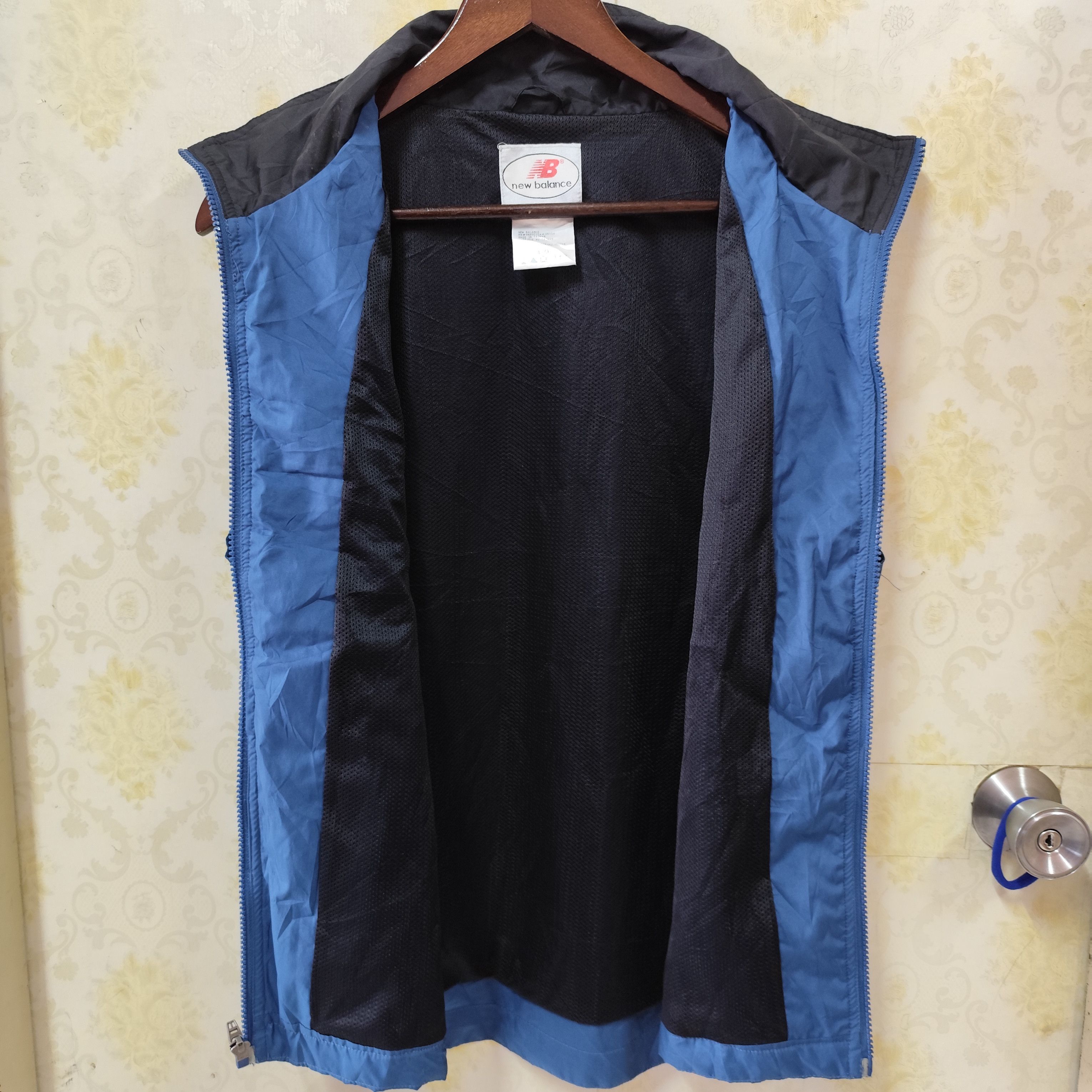 New Balance × Vintage VINTAGE NEW BALANCE VESTS Size US L / EU 52-54 / 3 - 6 Thumbnail