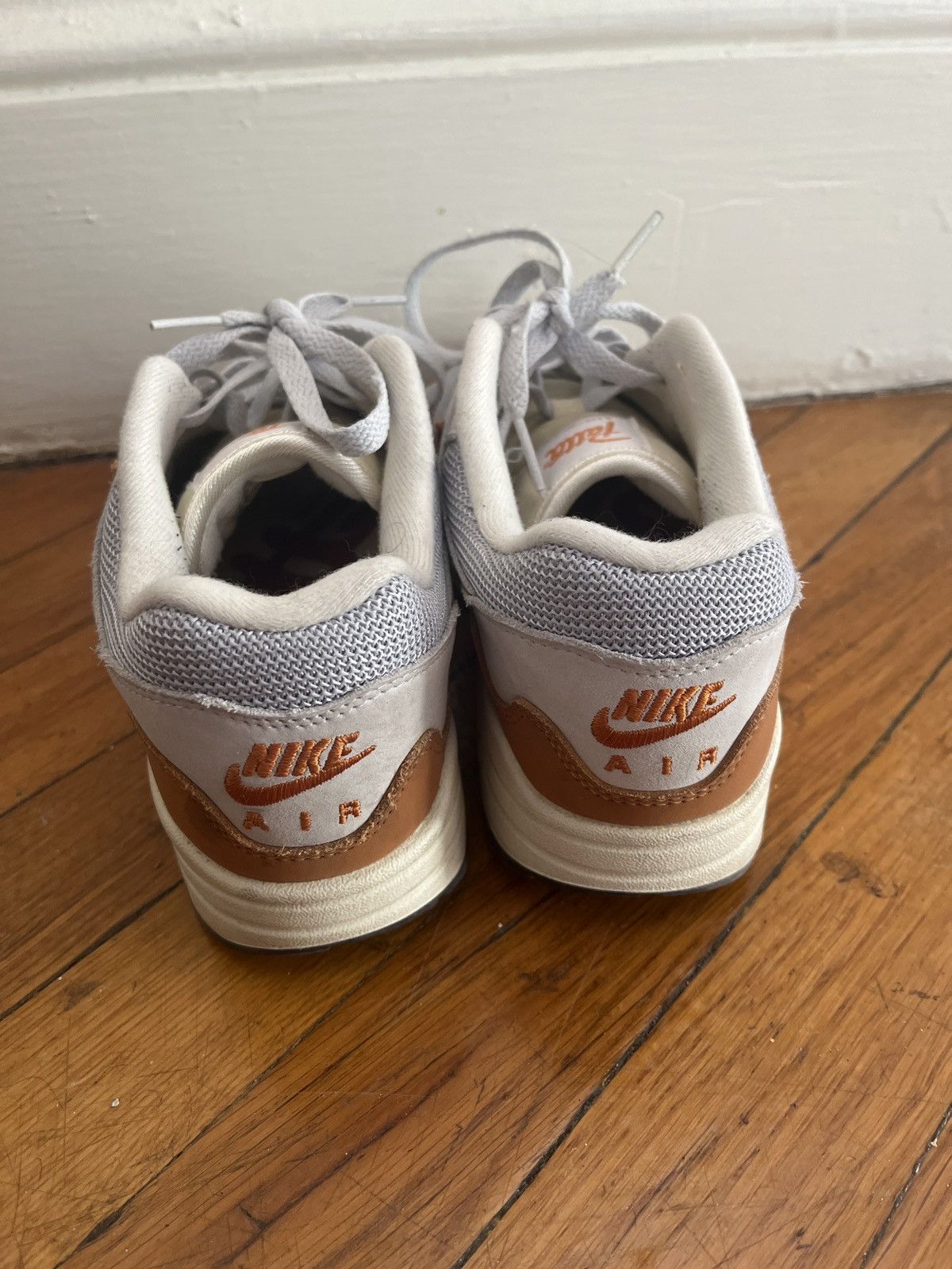 Nike × Patta Air Max 1 x Patta Waves Monarch Size US 6 / EU 39 - 4 Thumbnail