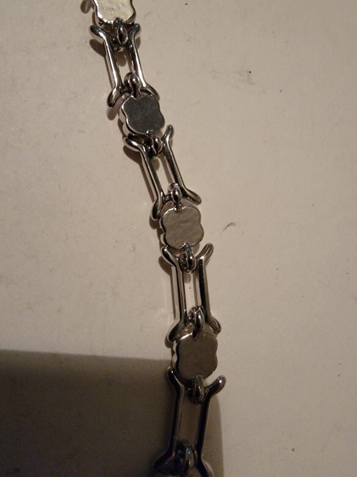 The Unbranded Brand Silver Tone Bracelet With Pink Gemstones Size ONE SIZE - 2 Thumbnail