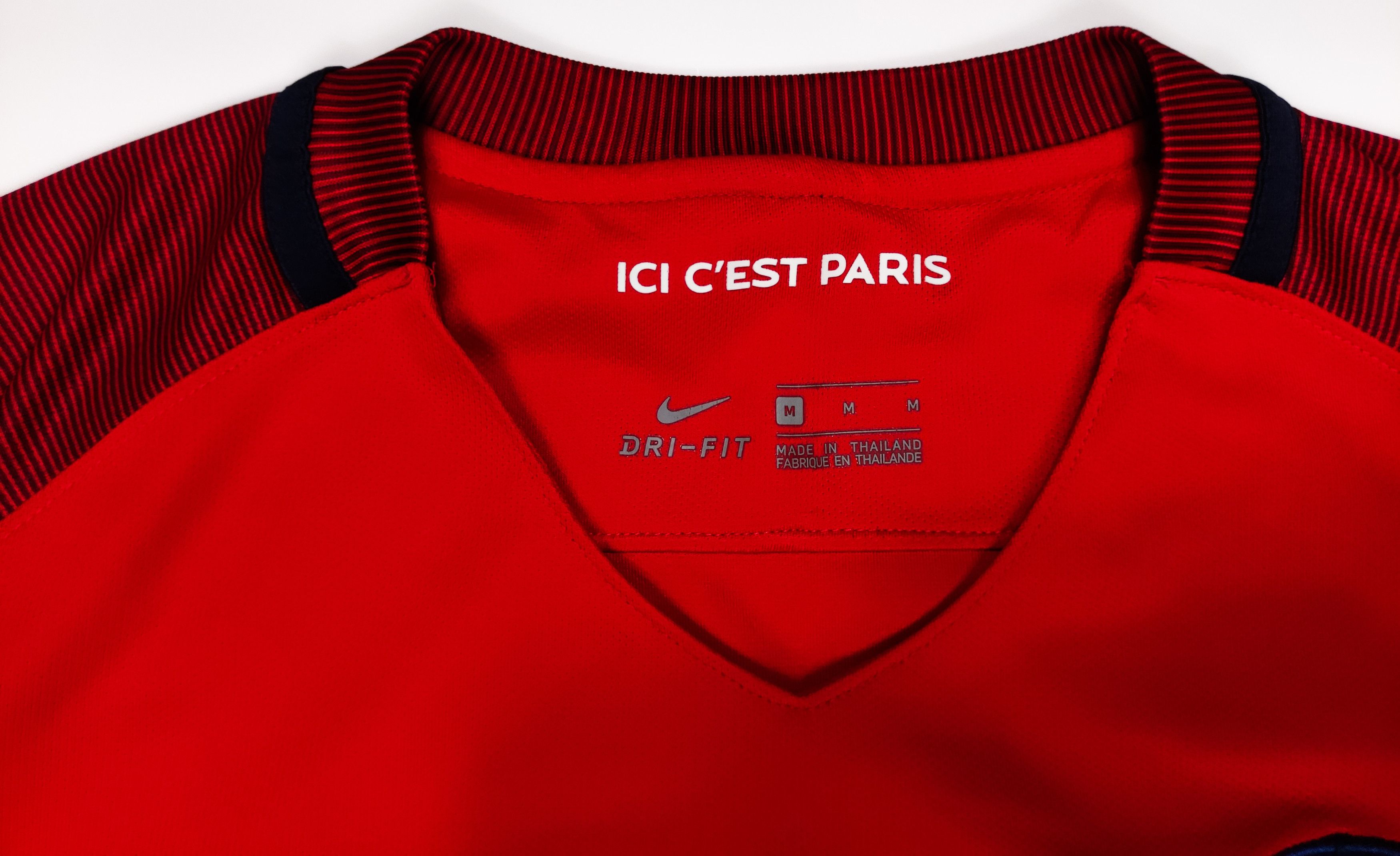 Nike Paris Saint-Germain 2016 2017 Nike Away Shirt Kit Jersey PSG Size US M / EU 48-50 / 2 - 3 Thumbnail