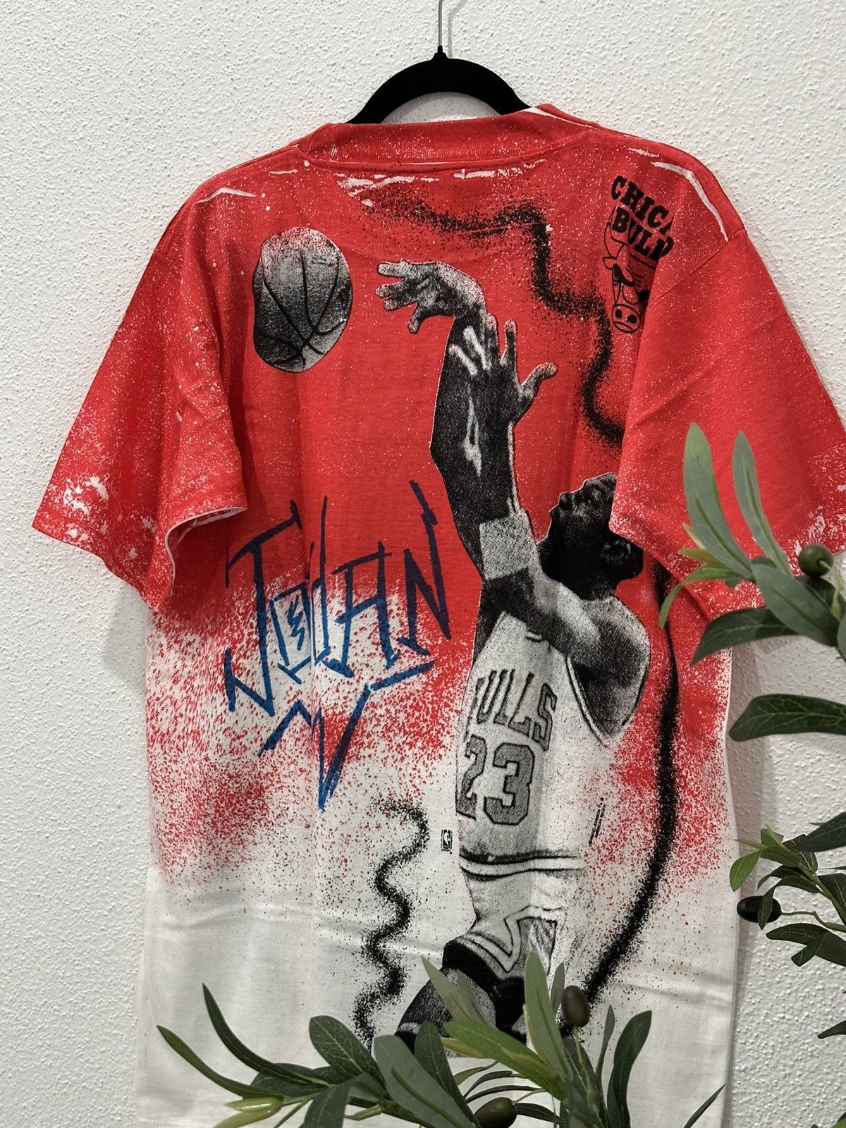 Jordan Brand Vintage 90s Michael Jordan Chicago Bulls AOP MagicJohnsonT’s Size US L / EU 52-54 / 3 - 5 Thumbnail