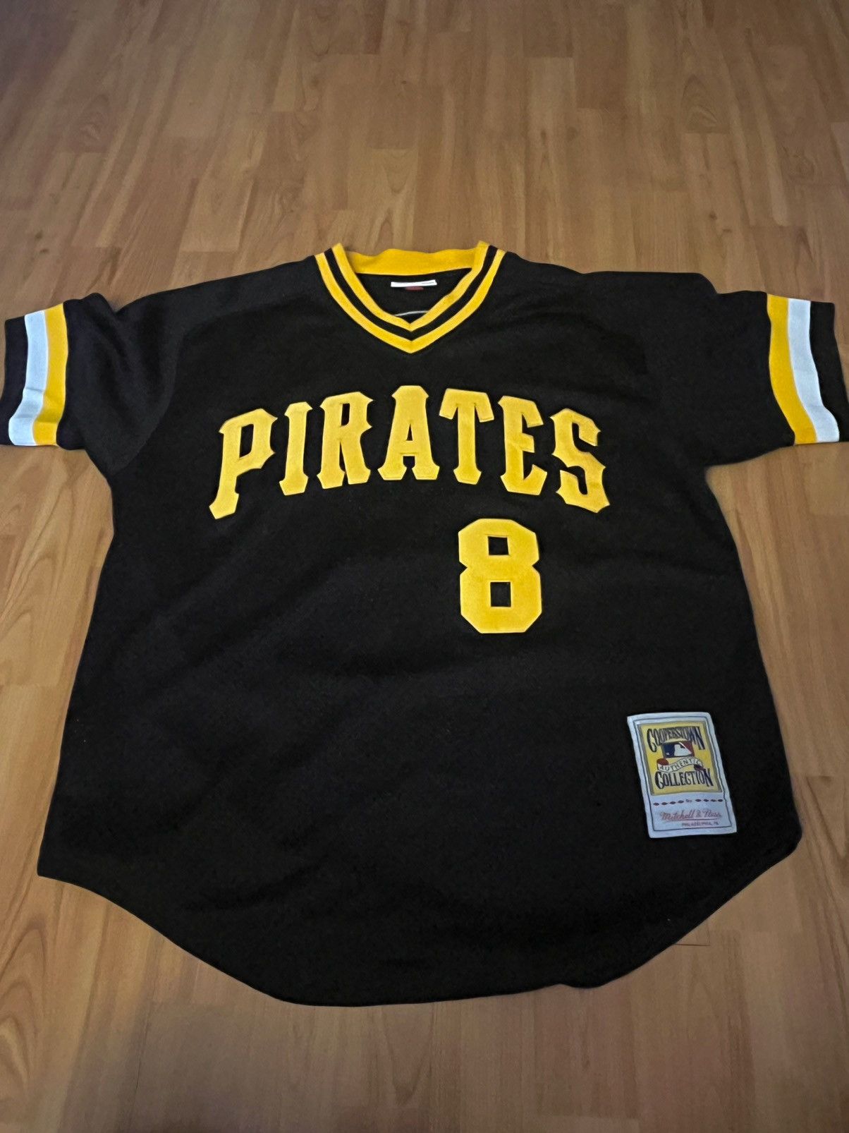 Mitchell & Ness Mitchell & Ness Pirates Stargell 1982 Mesh Batting Jersey L Size US L / EU 52-54 / 3 - 1 Thumbnail