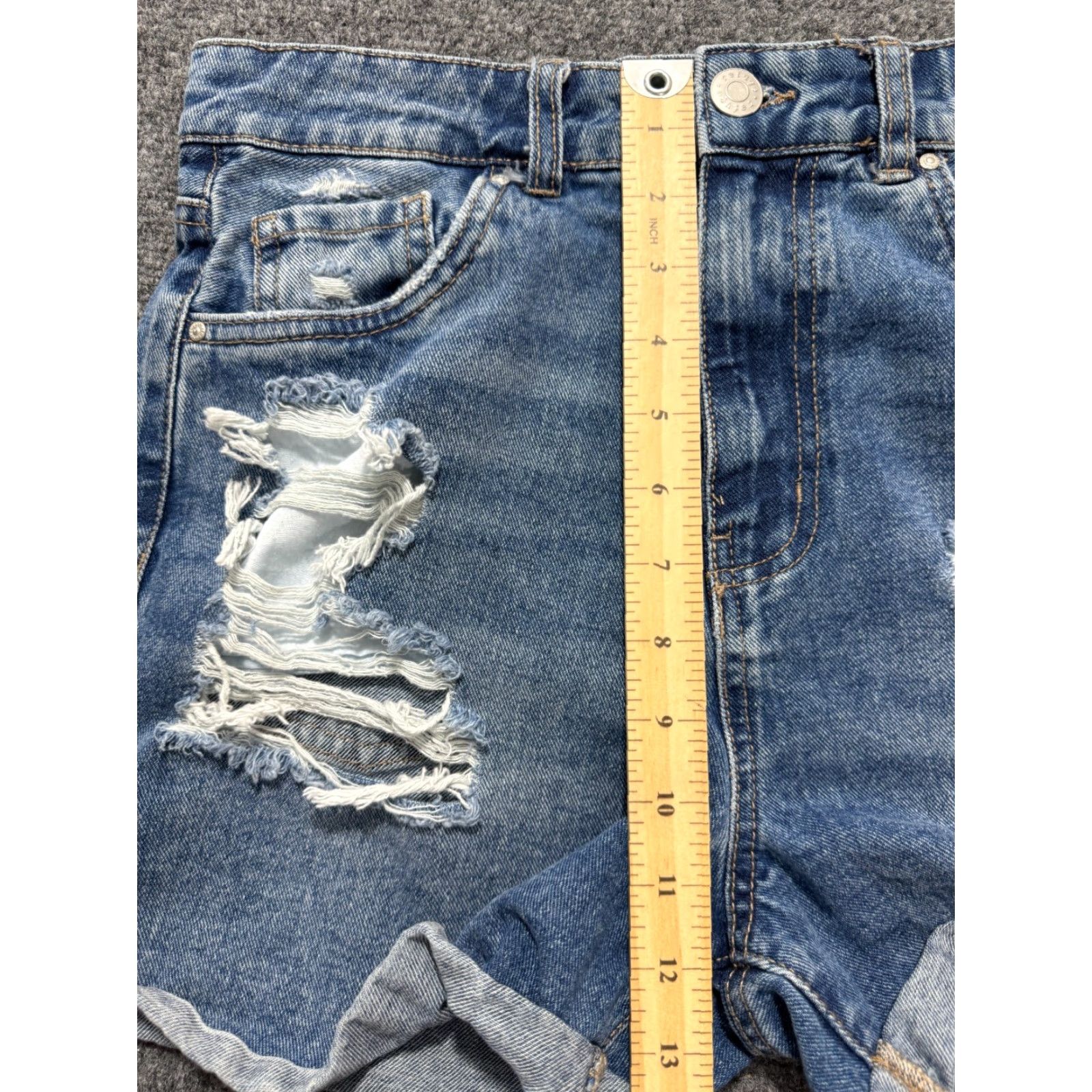 Denime VINTAGE Refuge Denim Distressed Ripped Jean Shorts Juniors Size 7 Blue Cuffed Size 30" / US 8 / IT 44 - 4 Thumbnail