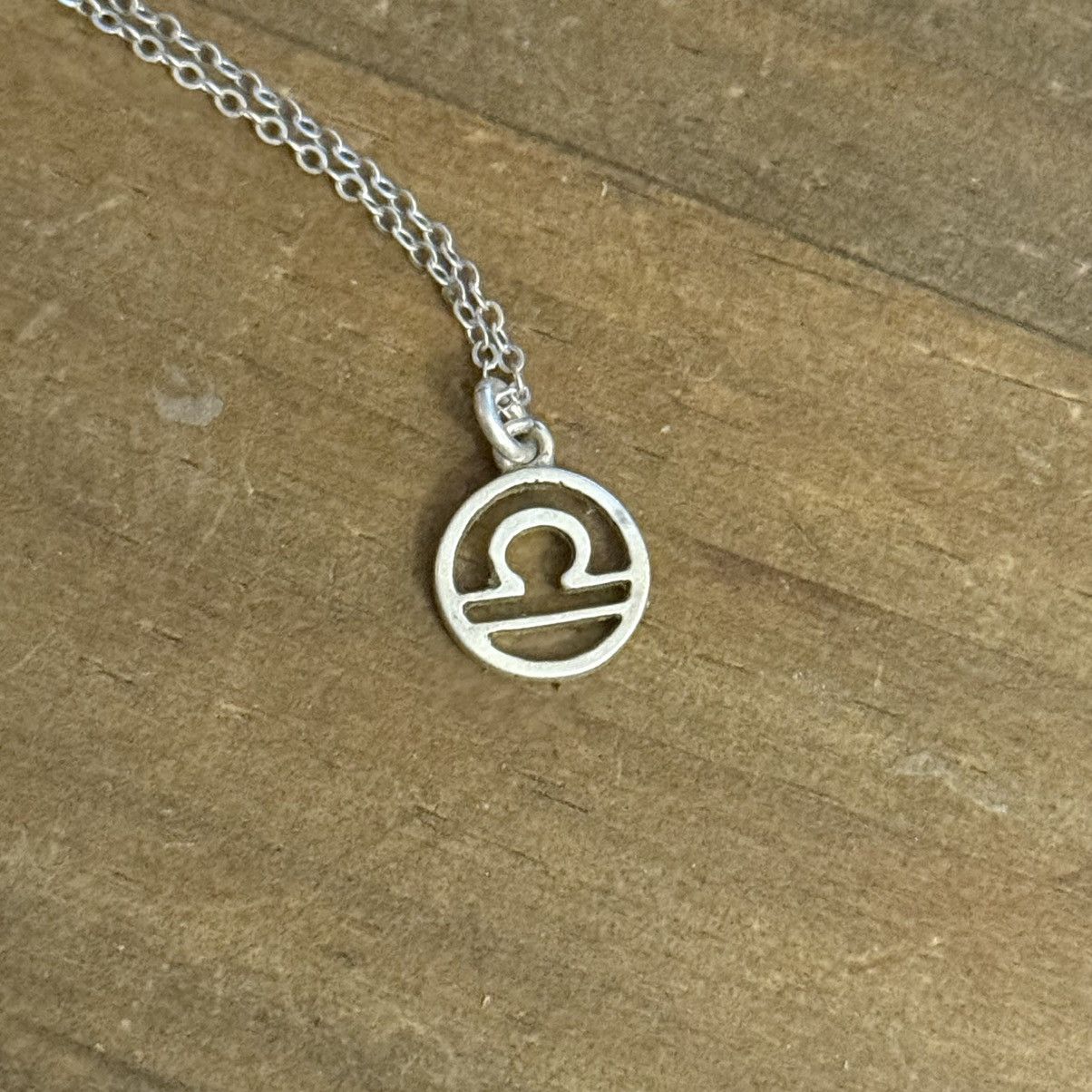 Vintage Vintage 925 silver Libra pendant necklace Size ONE SIZE - 3 Thumbnail