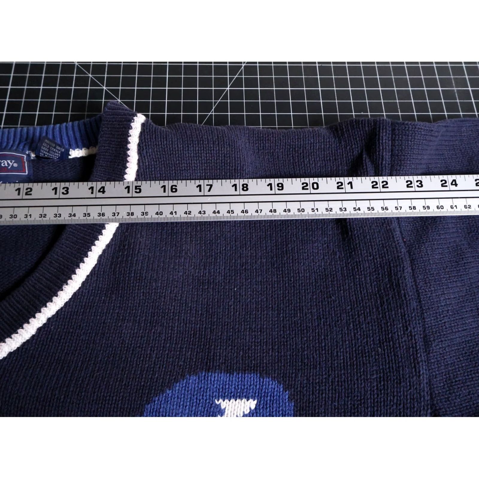 Vintage VINTAGE Hathaway Golf Sweater Mens Large Dark Blue Intarsia Pattern V-Neck 90s Golf Theme Pullover Regular Knit Cotton Heavyweight Size US L / EU 52-54 / 3 - 7 Thumbnail