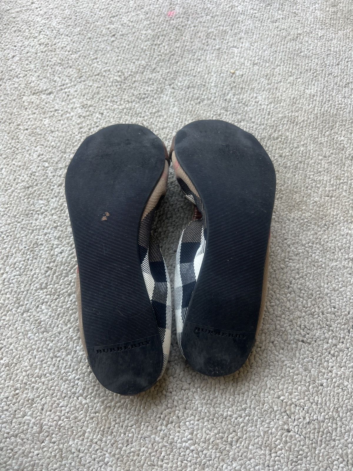 Burberry Burberry house check plaid buckle leather flats size 38 Size US 7 / IT 37 - 4 Thumbnail