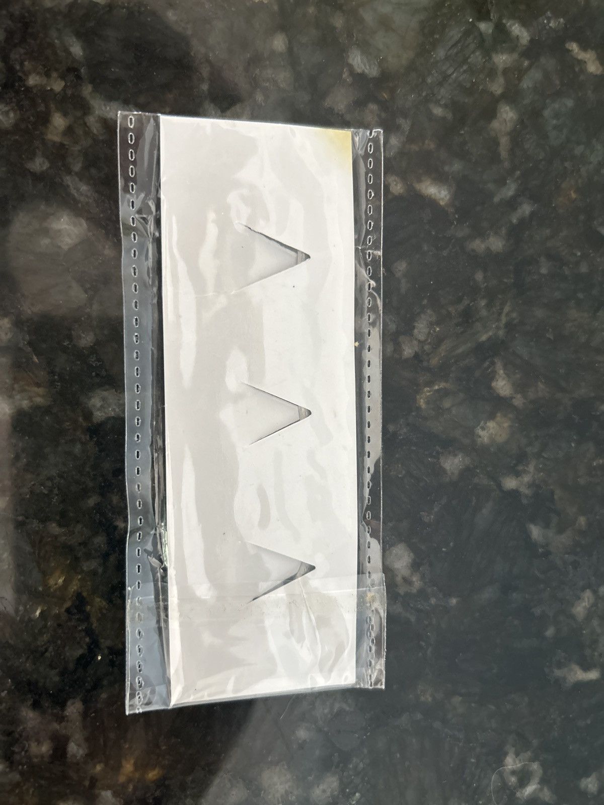 Supreme Supreme Get Off the Phone pin set Size ONE SIZE - 2 Thumbnail