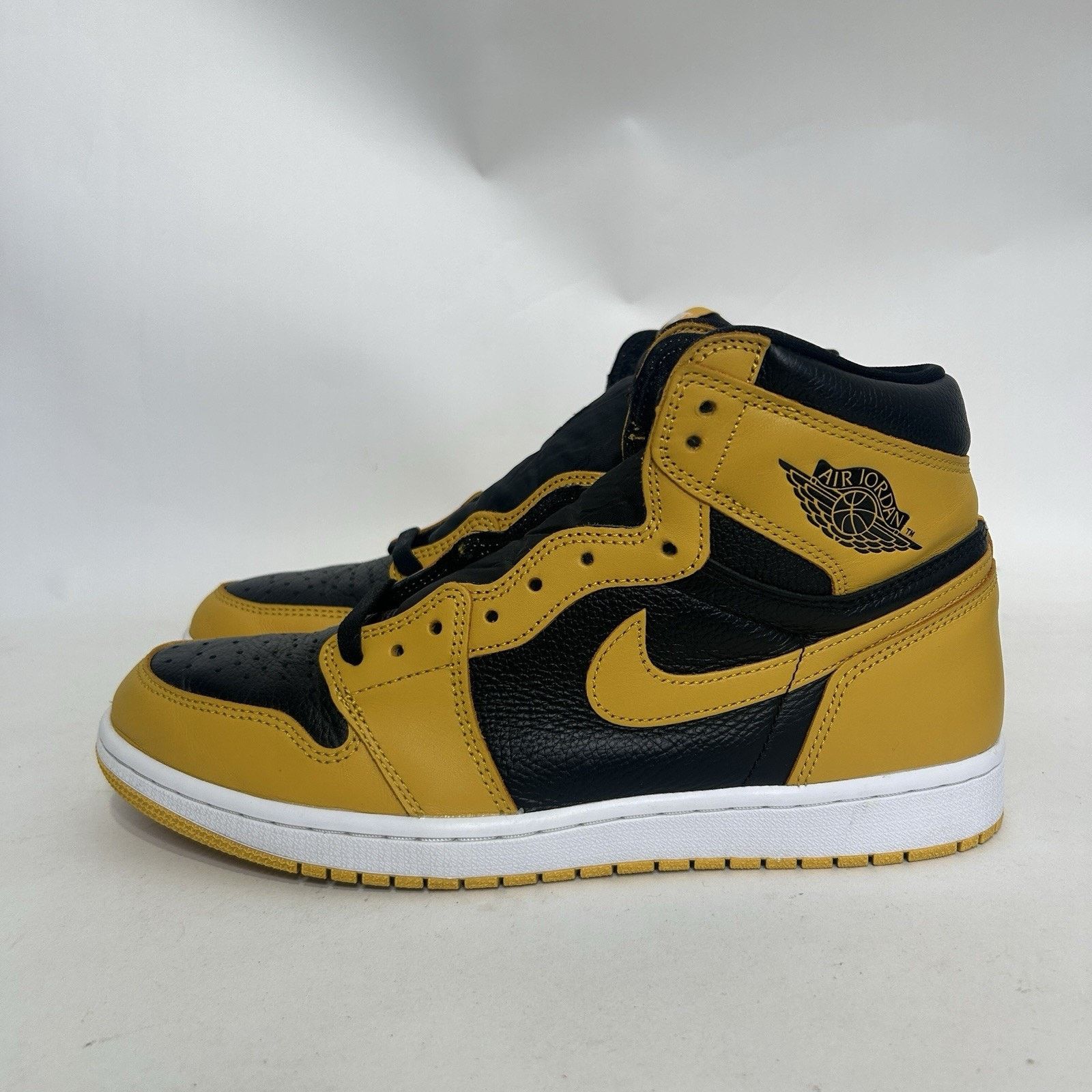 Jordan Brand Nike Air Jordan 1 Retro OG High “Pollen/Black/White” Size US 10.5 / EU 43-44 - 6 Thumbnail