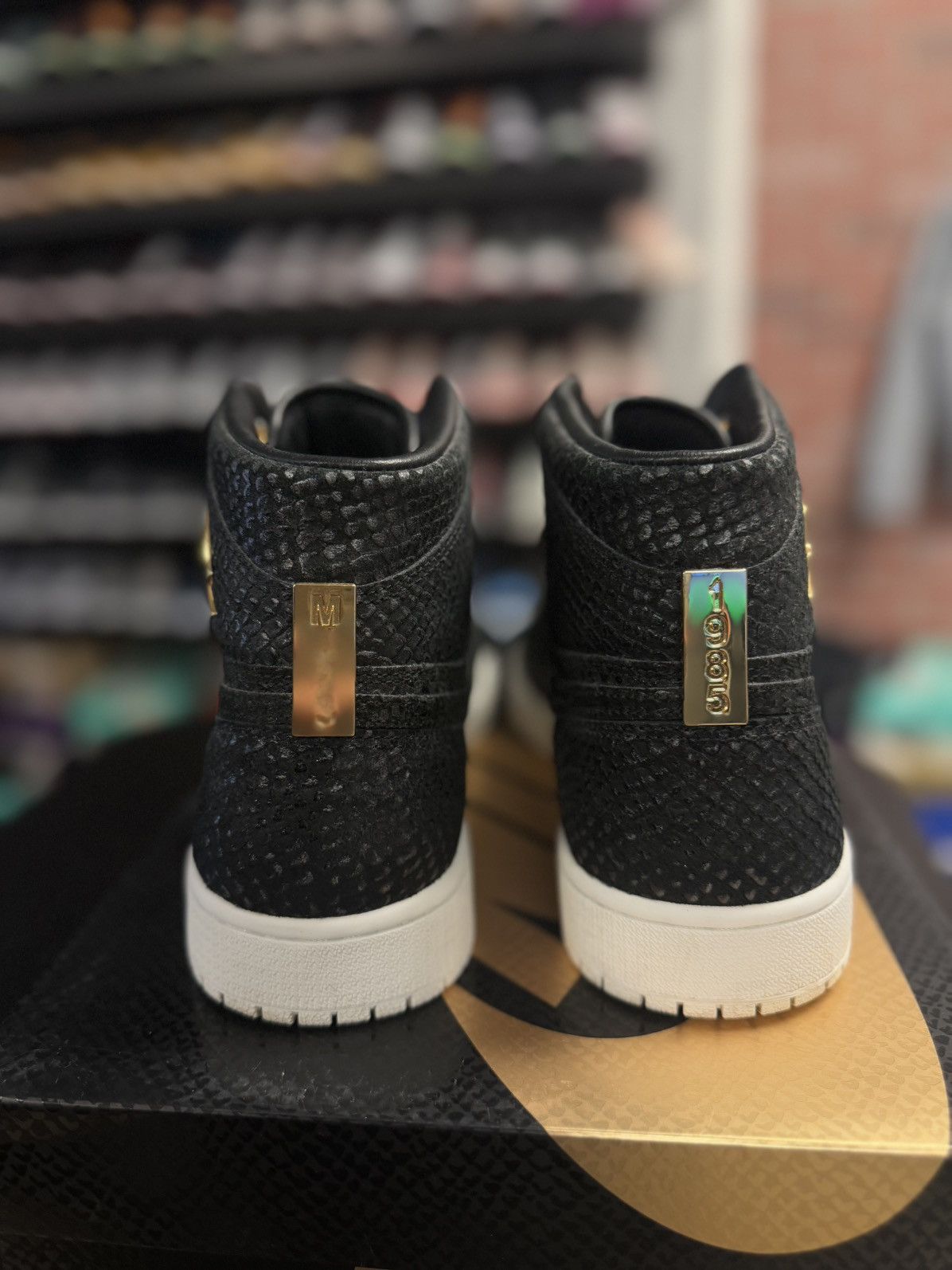 Jordan Brand × Nike Size 12- AIR JORDAN 1 RETRO PINNACLE 2015 RARE Size US 12 / EU 45 - 7 Thumbnail