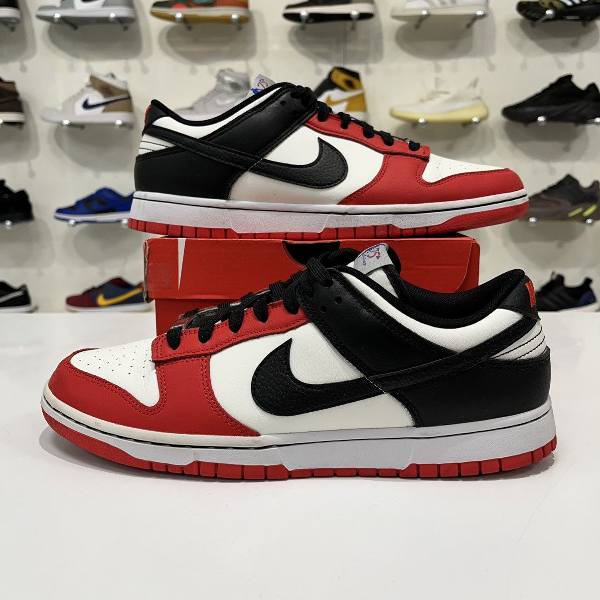 Nike Nike Dunk Low EMB NBA 75th Anniversary Chicago Size US 11.5 / EU 44-45 - 1 Thumbnail