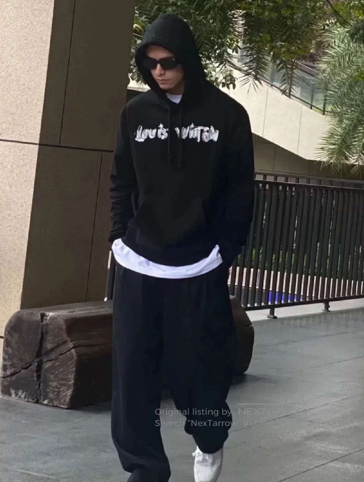 Louis Vuitton Louis Vuitton SS22 Logo Print Men's Hoodie. Size US XL / EU 56 / 4 - 8 Thumbnail
