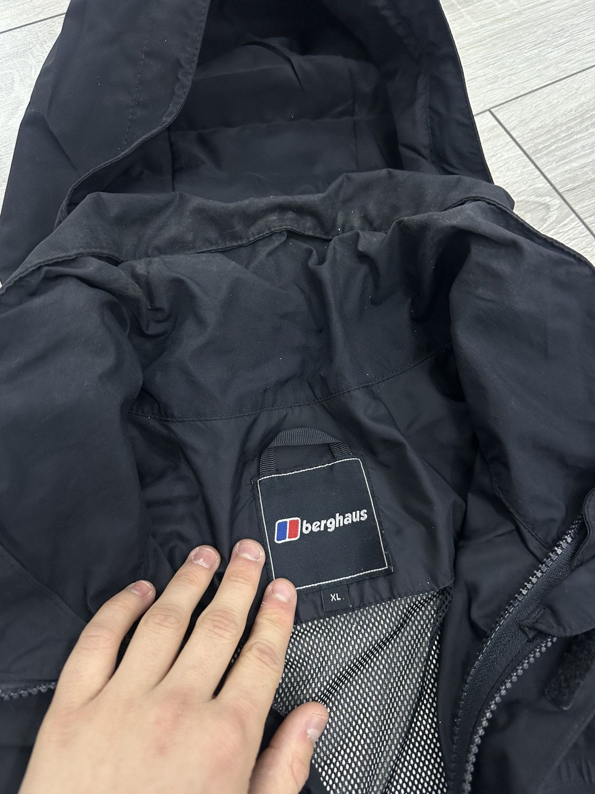 Berghaus Berghaus Black Light Jacket Windbreaker Size US L / EU 52-54 / 3 - 9 Thumbnail