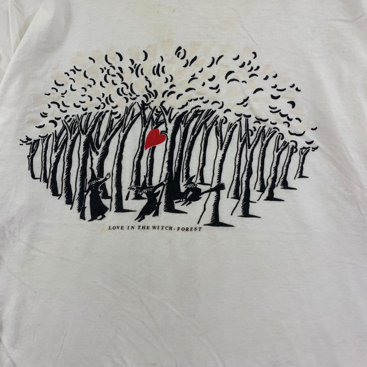 Vintage Vintage 90’ LOVE IN THE WITCH FOREST Artwork Tee Shirt Top Size S / US 4 / IT 40 - 4 Thumbnail