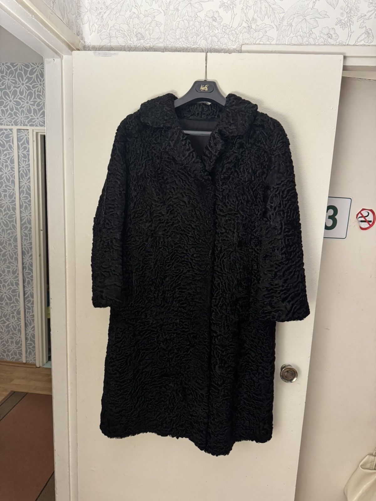 Other Vintage long granlund & paulsen persian lamb fur coat Size M / US 6-8 / IT 42-44 - 1 Thumbnail