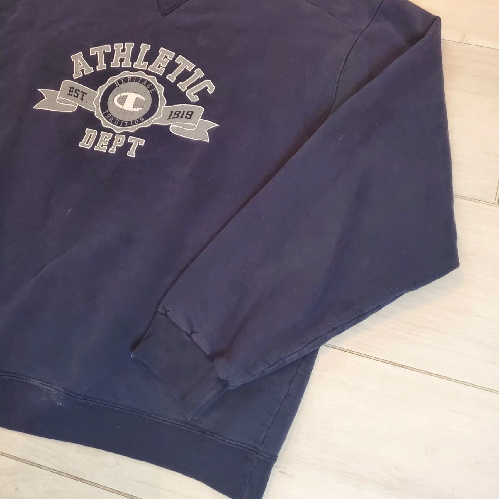 Champion VINTAGE Champion Big Logo Pullover Sweatshirt Mens Navy Blue Size L Distressed 90s Sports Classic Football Basketball Crew Neck Sweatshirt Size US L / EU 52-54 / 3 - 3 Thumbnail