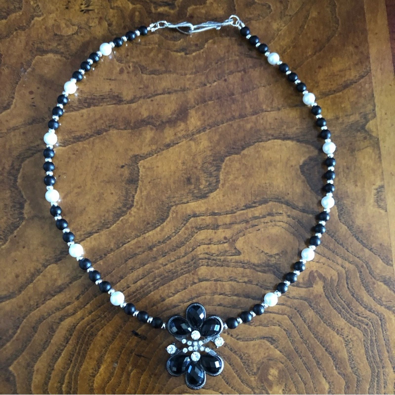 Handmade Handcrafted repurpose black and white Pearl necklace Size ONE SIZE - 8 Thumbnail