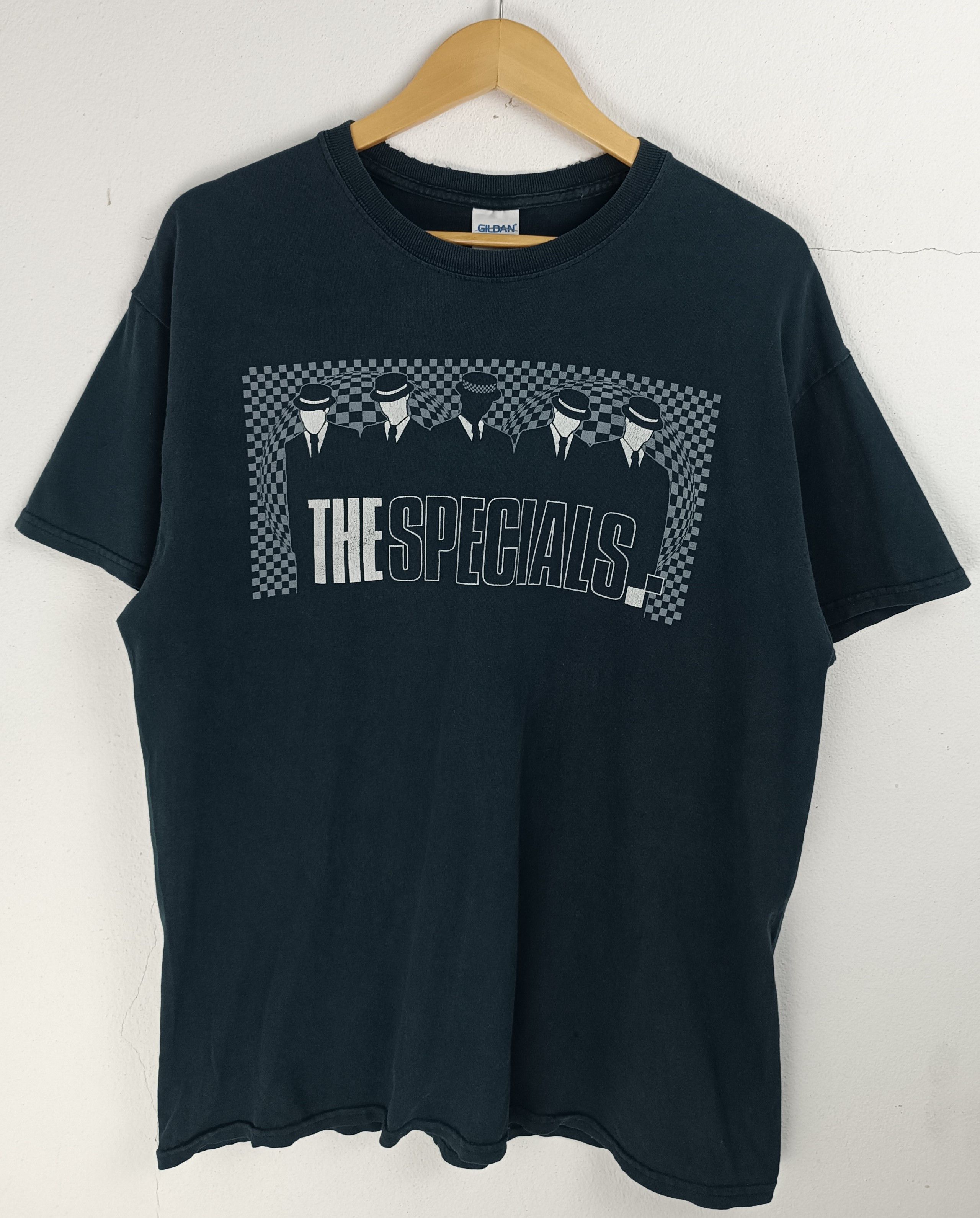 Vintage THRASH FADED VINTAGE '13 THE SPECIALS TOUR TEE SKA RANCID Size US M / EU 48-50 / 2 - 3 Thumbnail