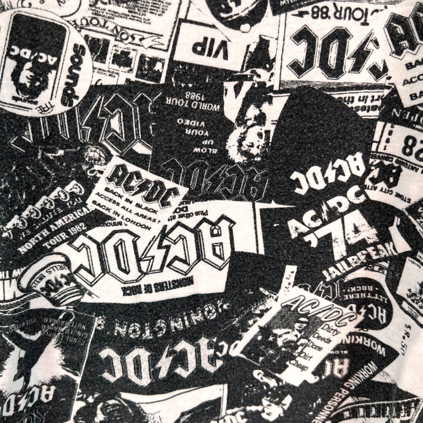 Vintage AC DC T-Shirt 2XL Adult Black White Graphic Print Shirt Mens Band Music All Over Print Size US XXL / EU 58 / 5 - 3 Thumbnail