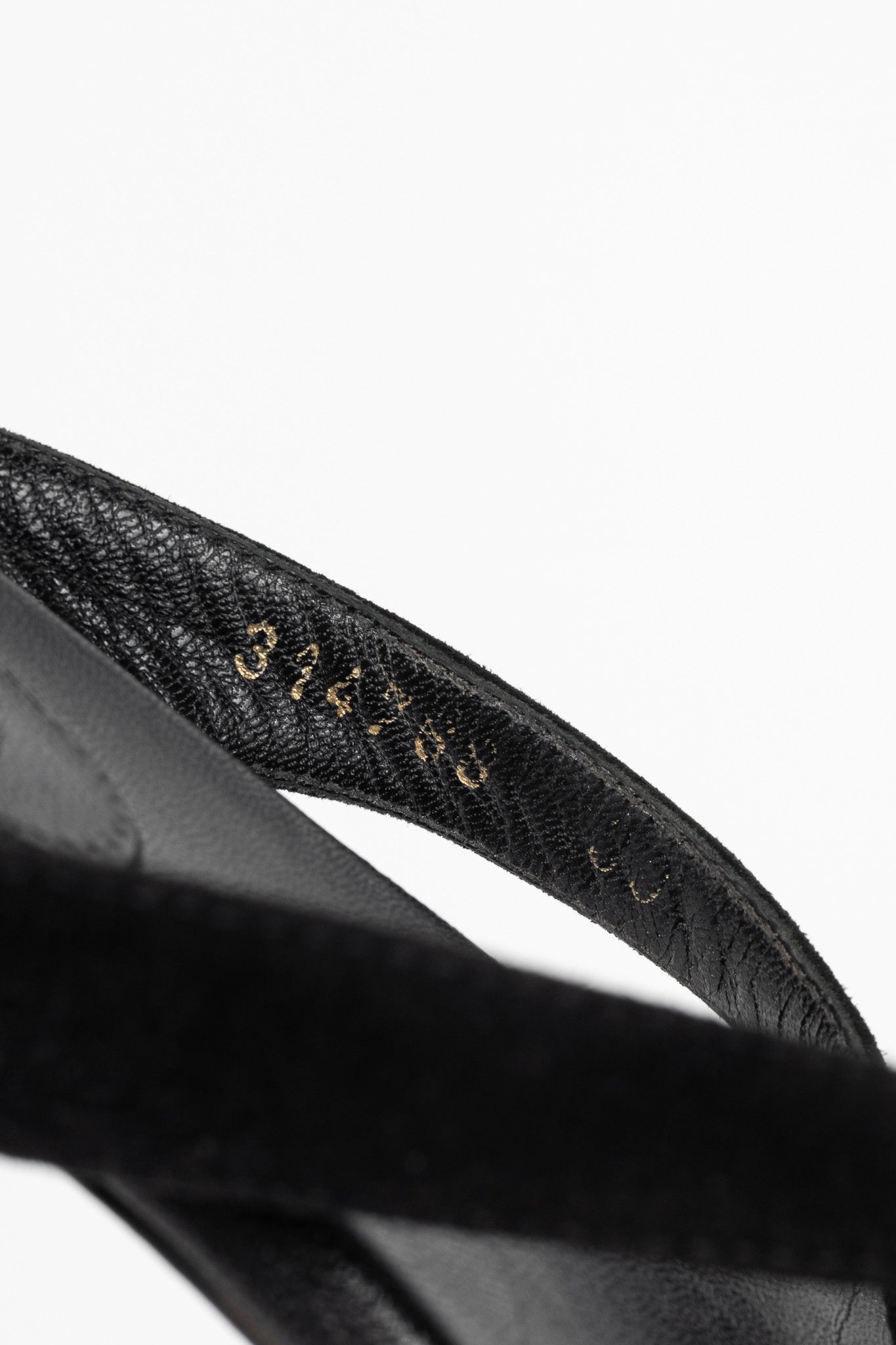 Alexander McQueen Alexander McQueen Black Suede Skull-Strap Thong Sandals Size US 8.5 / IT 38.5 - 9 Thumbnail