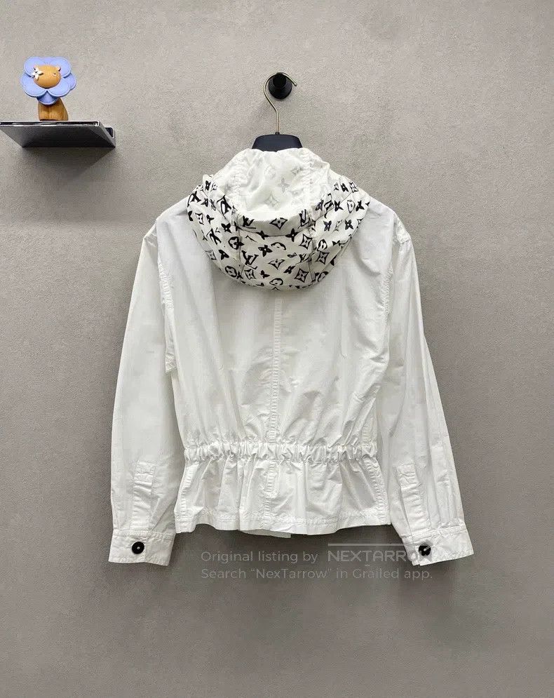 Louis Vuitton Louis Vuitton White hooded jacket Size XXS / US 00 / IT 34 - 1 Thumbnail