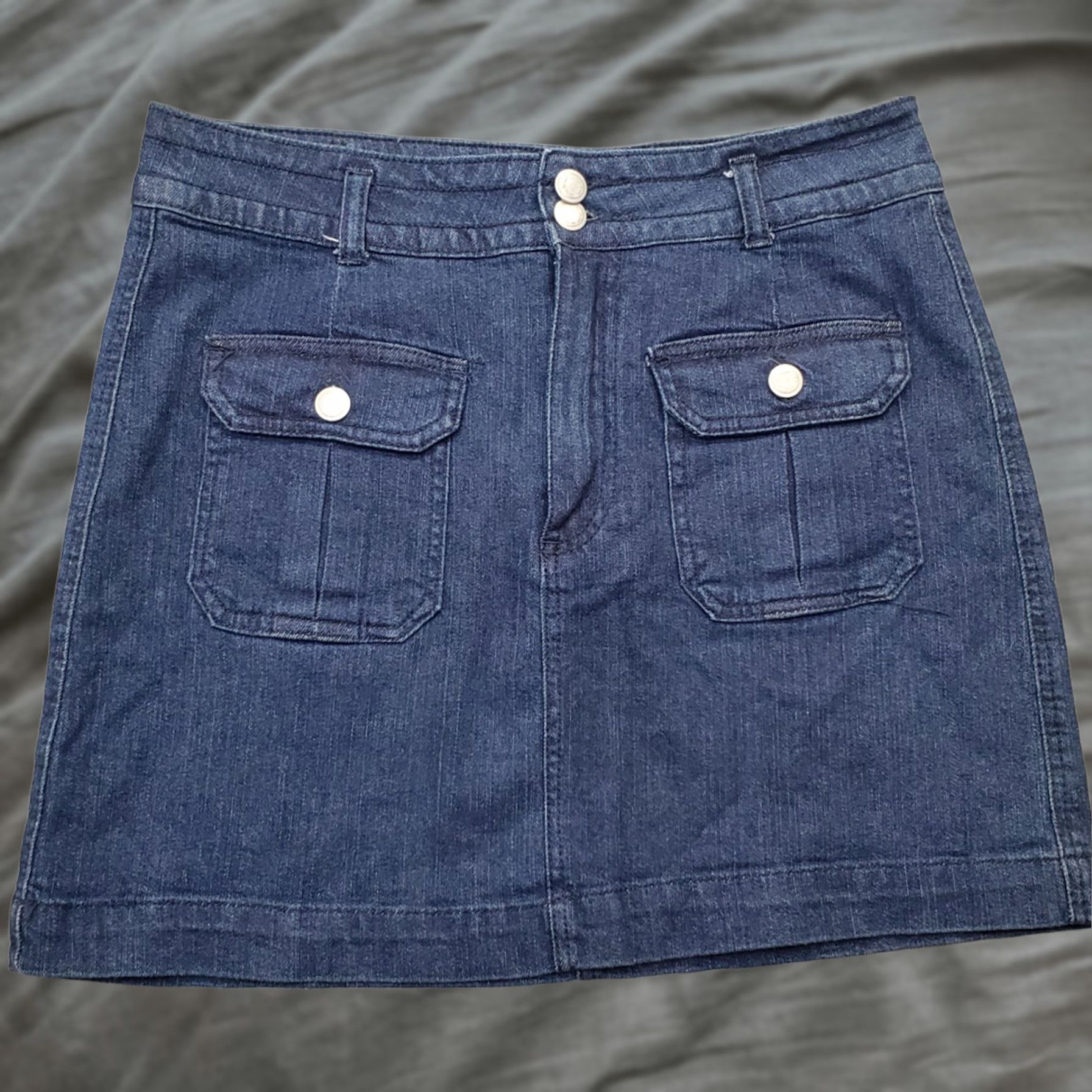 Almost Famous Almost Famous Mini Skirt Womens 9 Blue Denim Patch Pocket 2-Button Fly Size 30" / US 8 / IT 44 - 1 Thumbnail