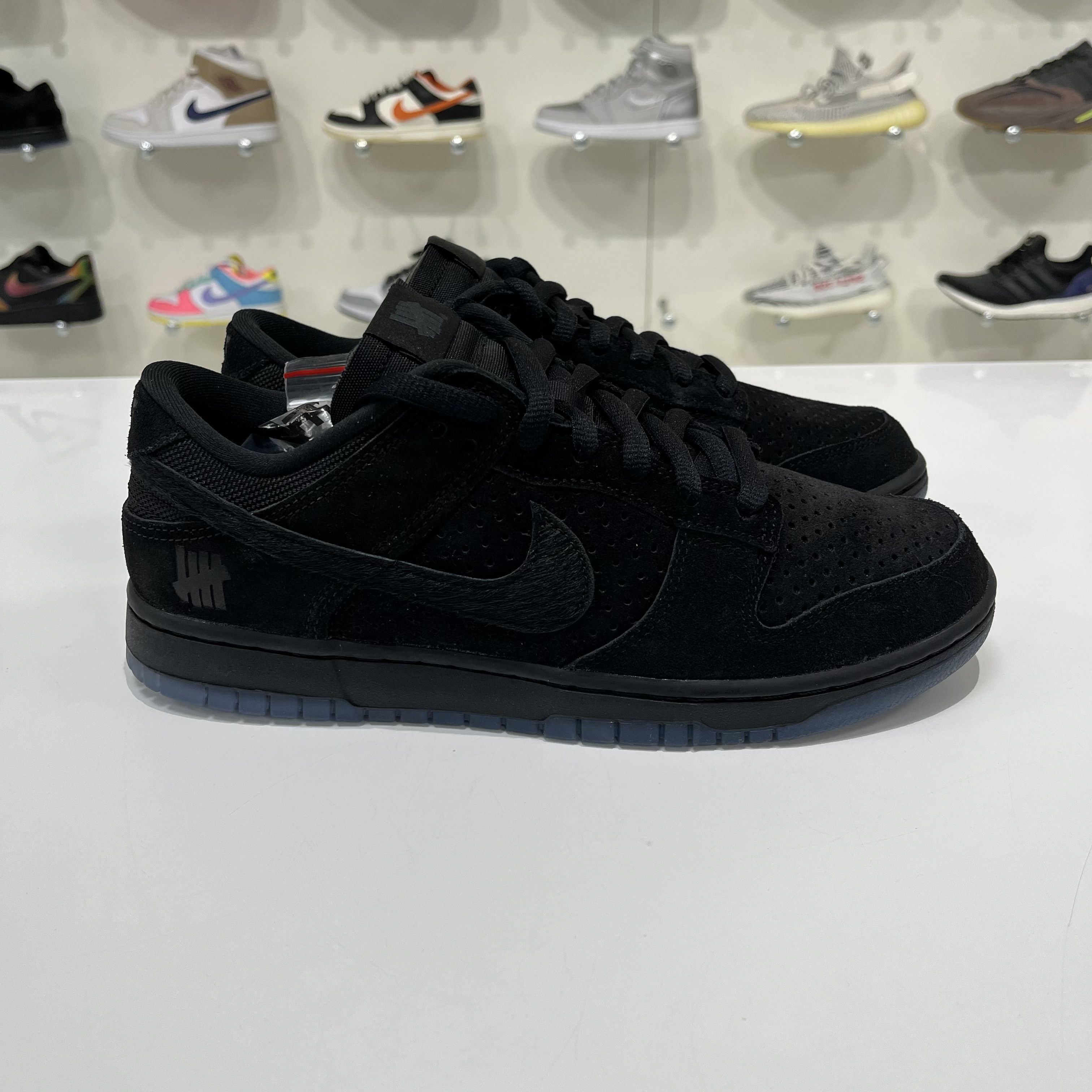 Nike Nike Dunk Low SP Undefeated 5 On It Black Size US 8.5 / EU 41-42 - 4 Thumbnail