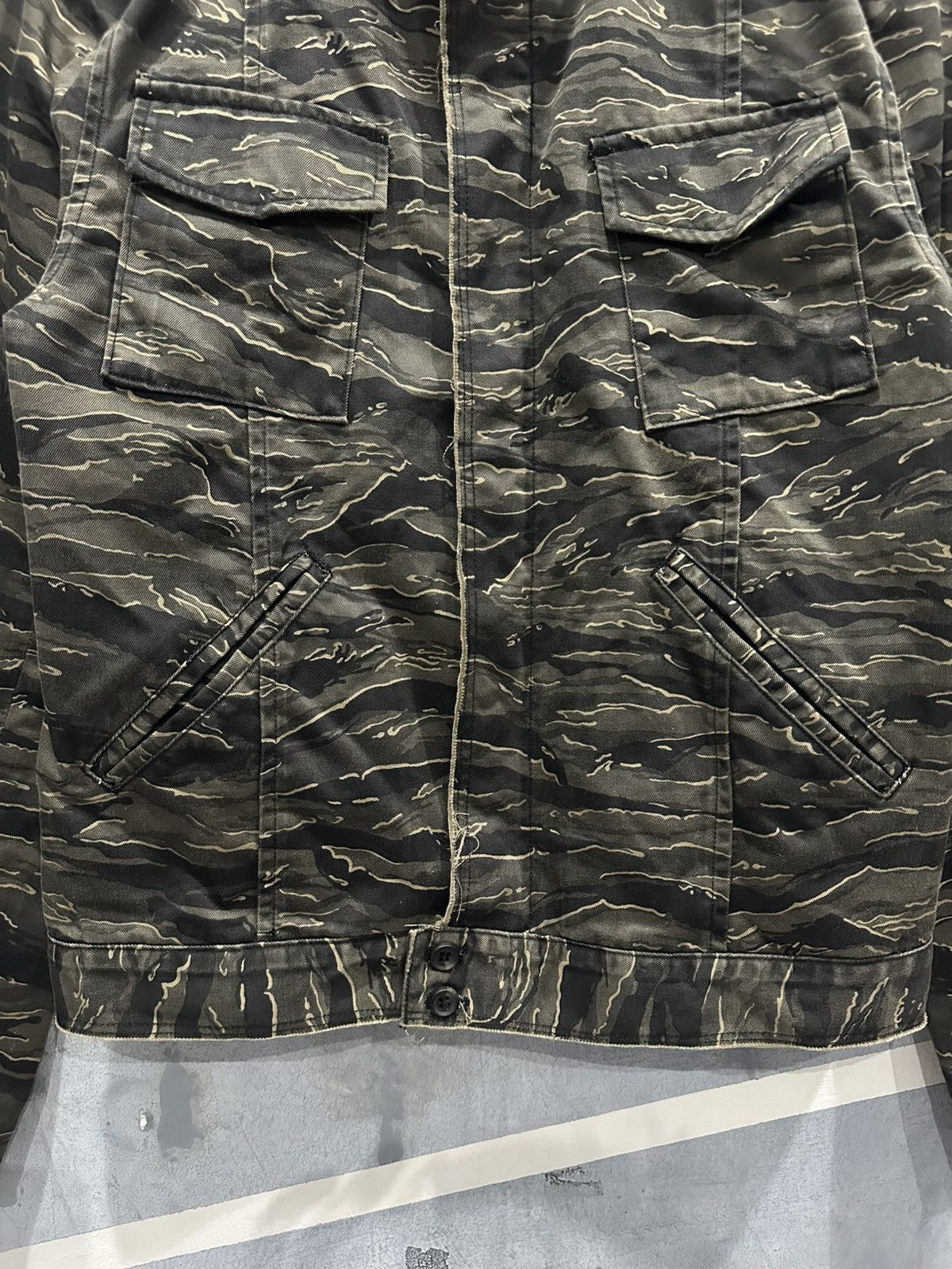 Vintage Military Tiger Stripe Camo Jacket Size US S / EU 44-46 / 1 - 8 Thumbnail