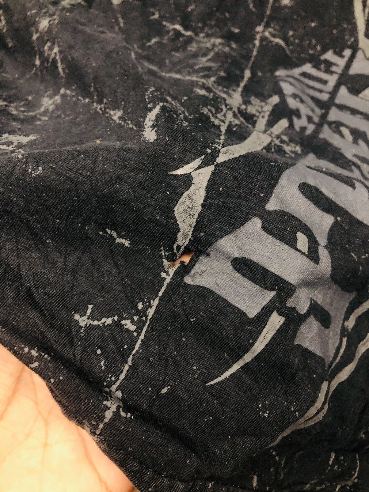 Southpole Southpole XL Black Fleur-de-lis Distressed Graphic Tee (39) Size US XL / EU 56 / 4 - 8 Thumbnail