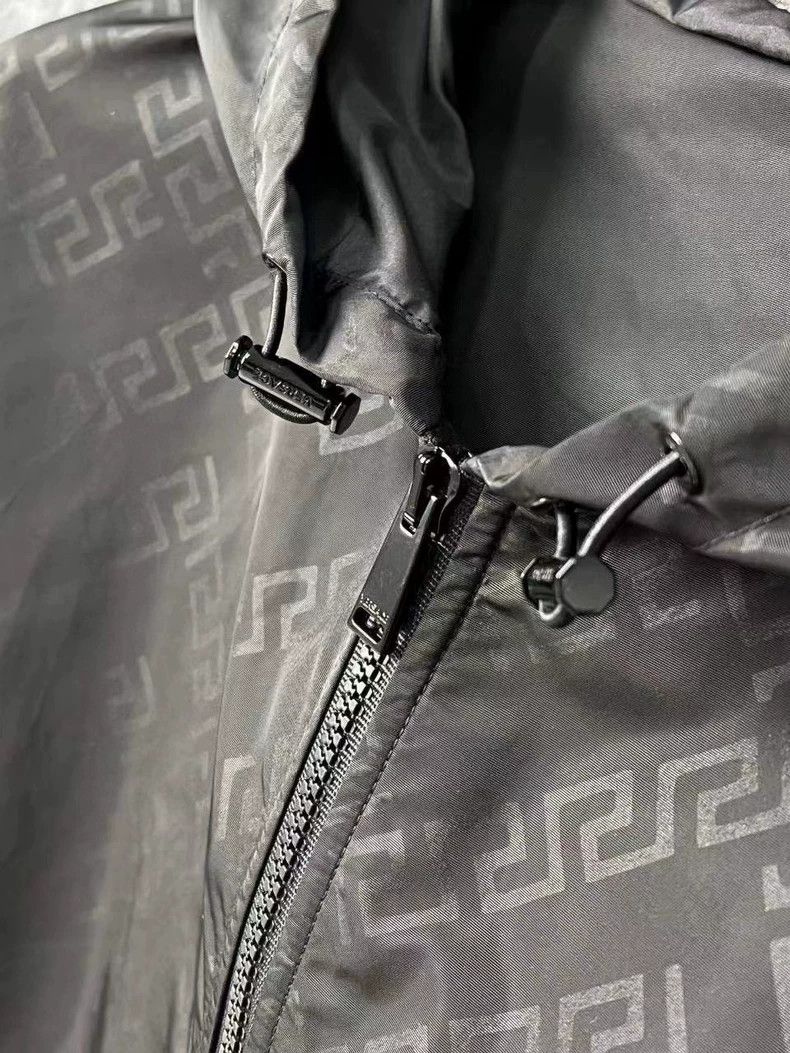 Versace Versace Men's hooded coat Size US L / EU 52-54 / 3 - 7 Thumbnail