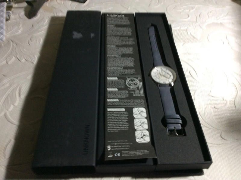Unknown men's white dial leather strap watch
