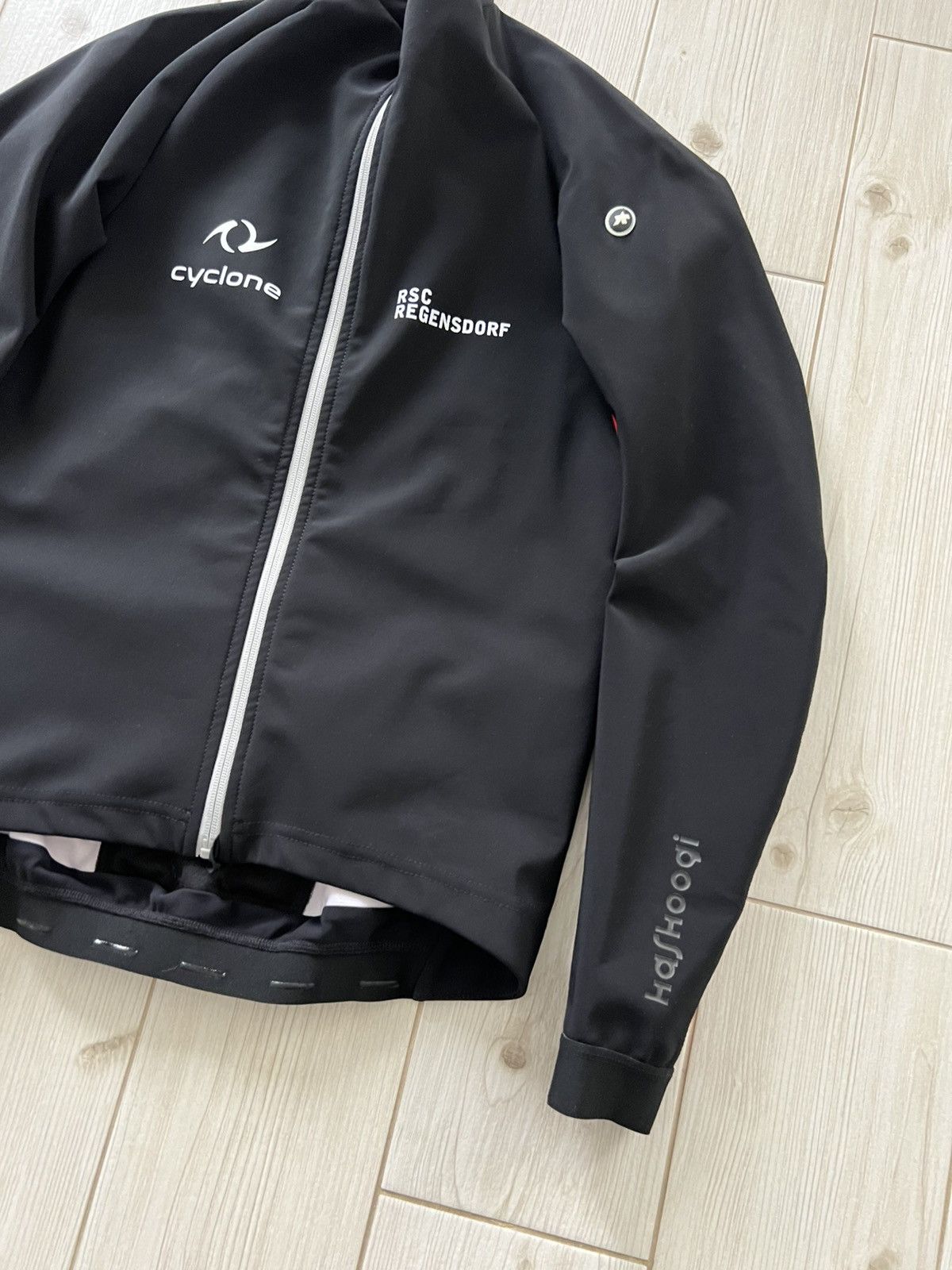 Asos ASSOS Bike Jacket Thermal Softshell Winter Windproof Size L Size US L / EU 52-54 / 3 - 8 Thumbnail