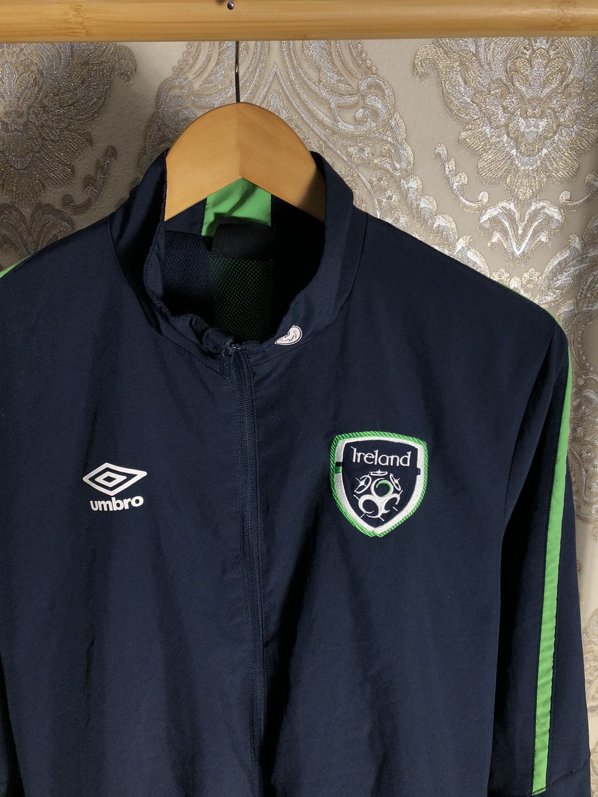 Umbro VINTAGE UMBRO IRELAND RUGBY SOCCER JERSEY RETRO BLOKE 90s Size US L / EU 52-54 / 3 - 2 Thumbnail