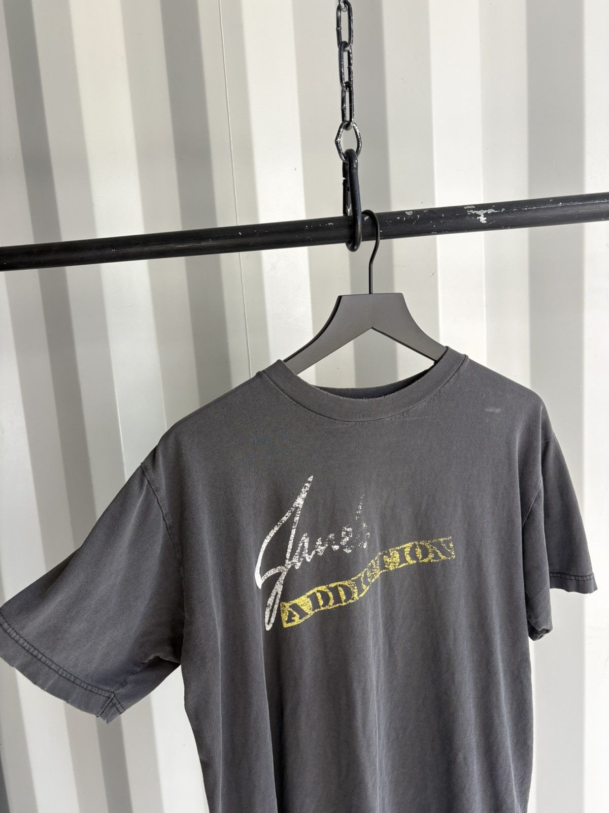 Band Tees Janes Addiction Thrashed Faded Distressed Shirt GRUNGE Size US L / EU 52-54 / 3 - 6 Thumbnail