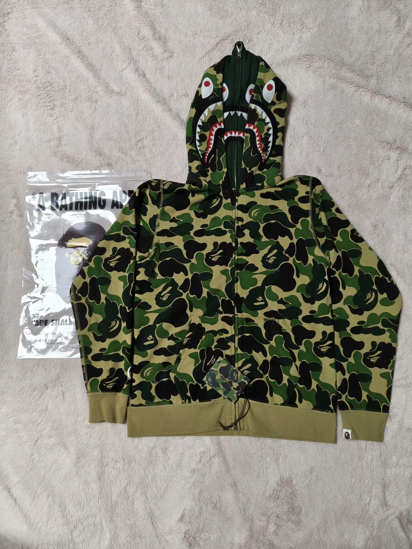 Bape Bape Green Hoodie M Men Size US M / EU 48-50 / 2 - 1 Thumbnail
