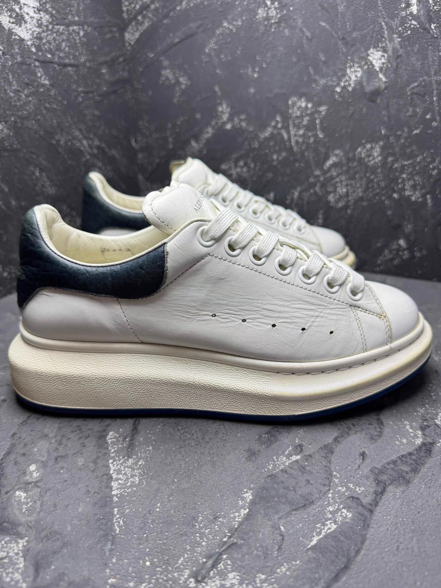 Alexander McQueen Alexander McQueen White Sneakers with Blue Heel Tab Q10 Size US 6.5 / EU 39-40 - 6 Thumbnail