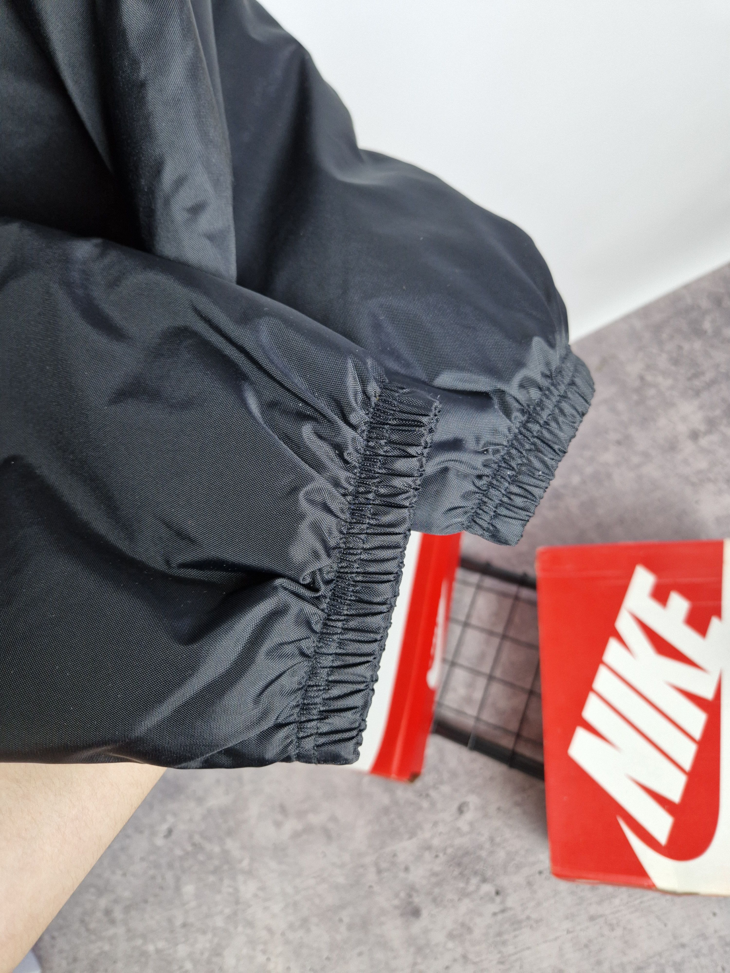 Nike Nike vintage parkas jacket big logo nylon Size US M / EU 48-50 / 2 - 9 Thumbnail