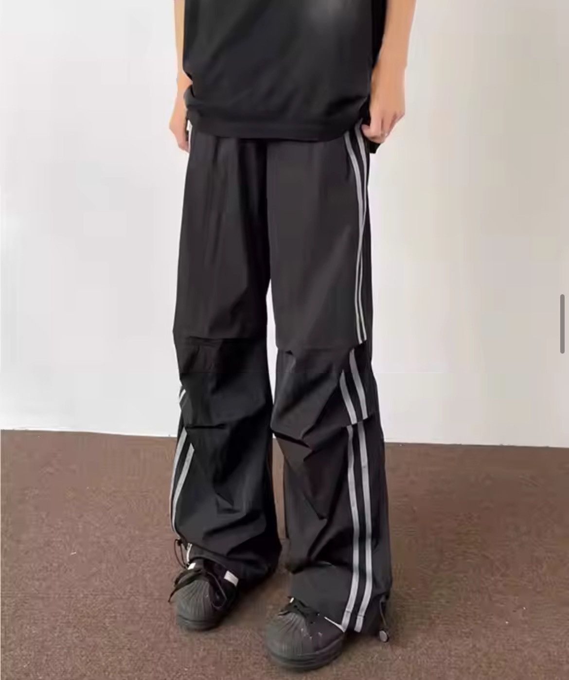 Japanese Brand × Vintage Y2K Elastic Waist Baggy Striped Sweatpant Joggers Men Women Size US 31 - 1 Thumbnail
