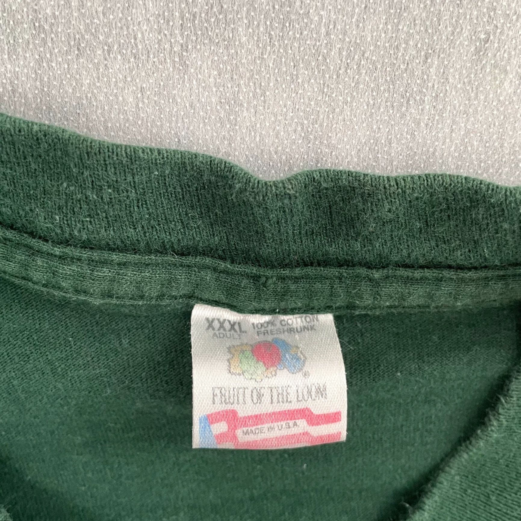 Fruit Of The Loom VINTAGE Oregon Coast Shirt Adult 3XL Green Wolf Native Graphic Logo Men XXXL 90s Shirt Size US XXL / EU 58 / 5 - 5 Thumbnail