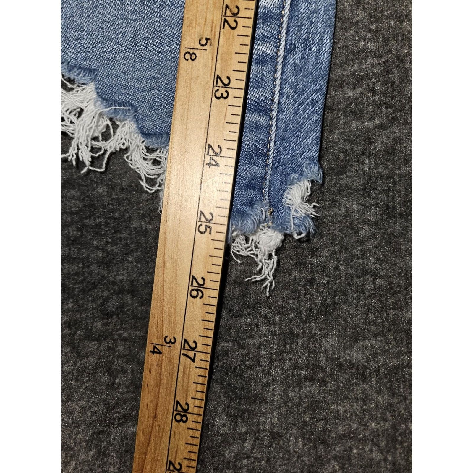 American Eagle Outfitters American Eagle Outfitters Jeans Womens 12 Blue Hi Rise Jegging Crop Distressed Raw Hem Size 34" / US 12 / IT 48 - 7 Thumbnail