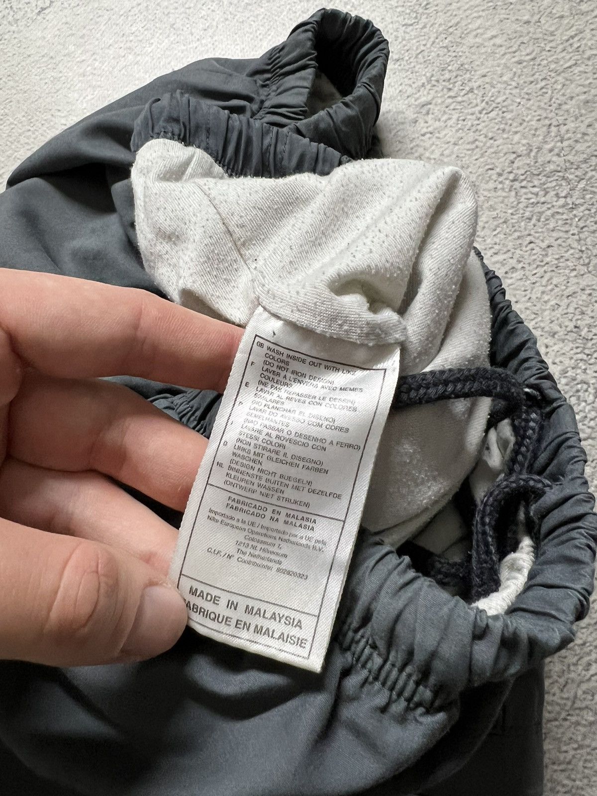 Nike × Vintage Vintage Y2K Nike Nylon Mini Swoosh Faded Pants 00’s Size US 32 / EU 48 - 14 Thumbnail