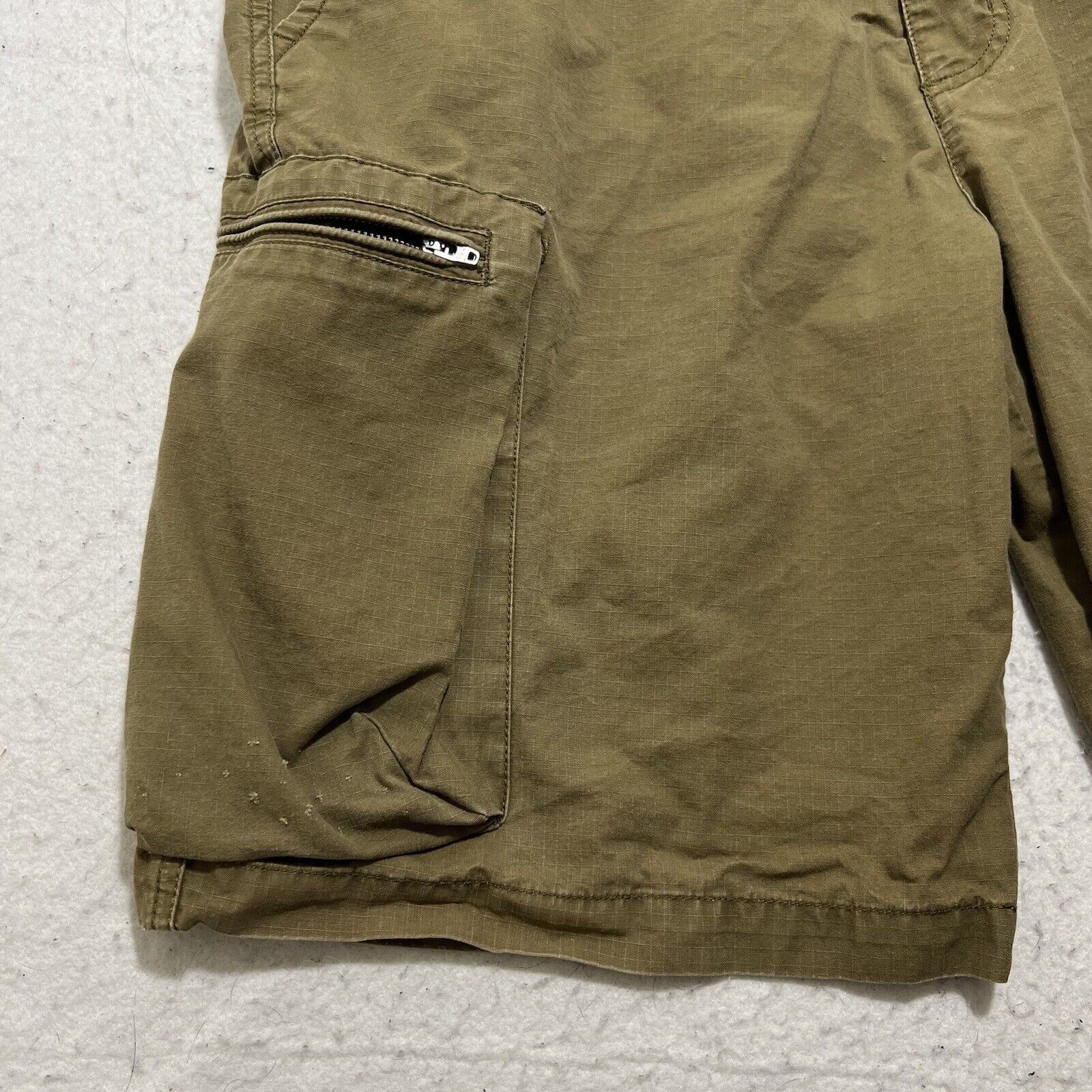 Nike Nike Men's 38 Cargo Pocket 10" Inseam Shorts Olive Green Size US 38 / EU 54 - 4 Thumbnail