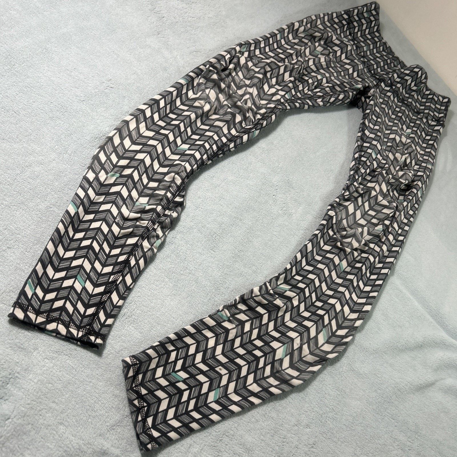Alo ALO Warm Up Sculpting Leggings XS 25x28 Retro Striped Size 25" / US 0 / IT 36 - 1 Thumbnail