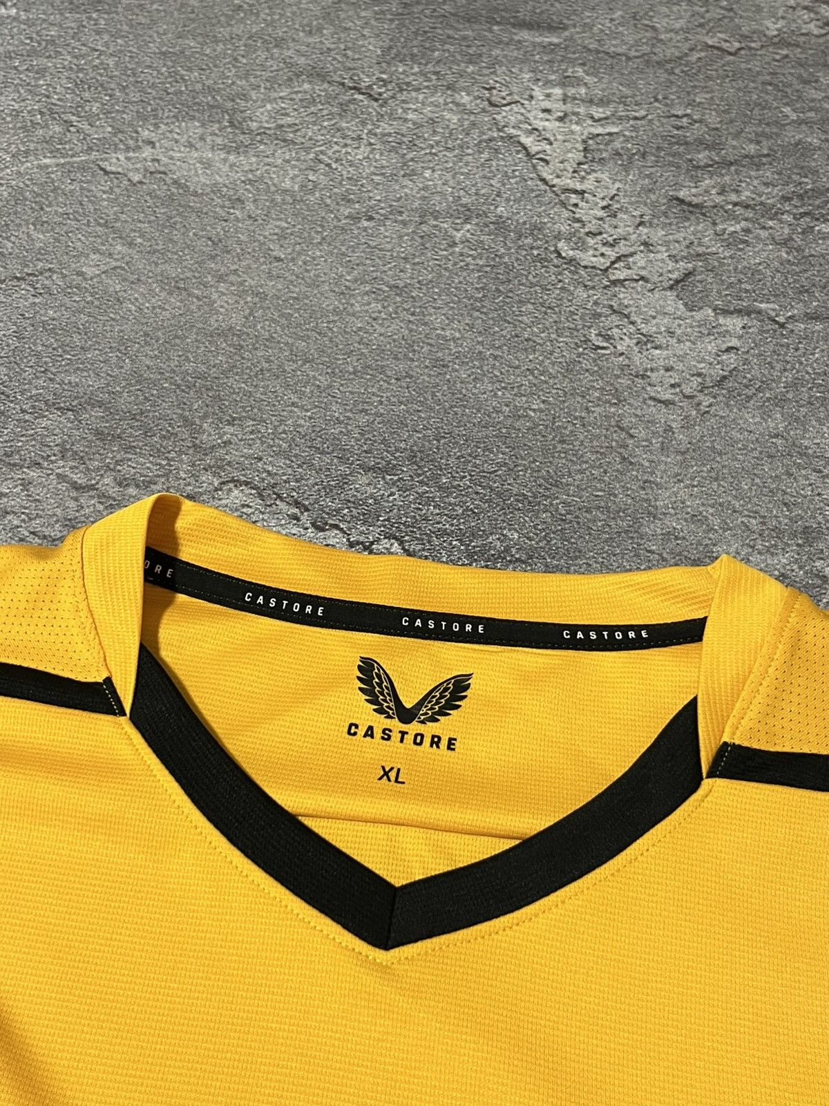 Castore Castore Wolverhampton Wanderes 2022/2023 Long Sleeve Shirt Size US XL / EU 56 / 4 - 7 Thumbnail