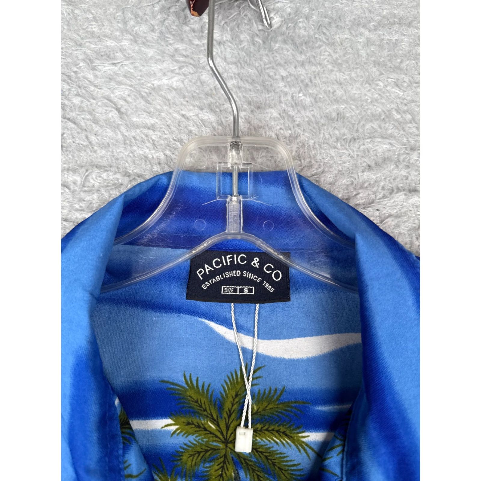 CO Pacific & Co Shirt Men Small Blue Floral Palm Tree 100% Polyester Hawaiian Size US S / EU 44-46 / 1 - 7 Thumbnail