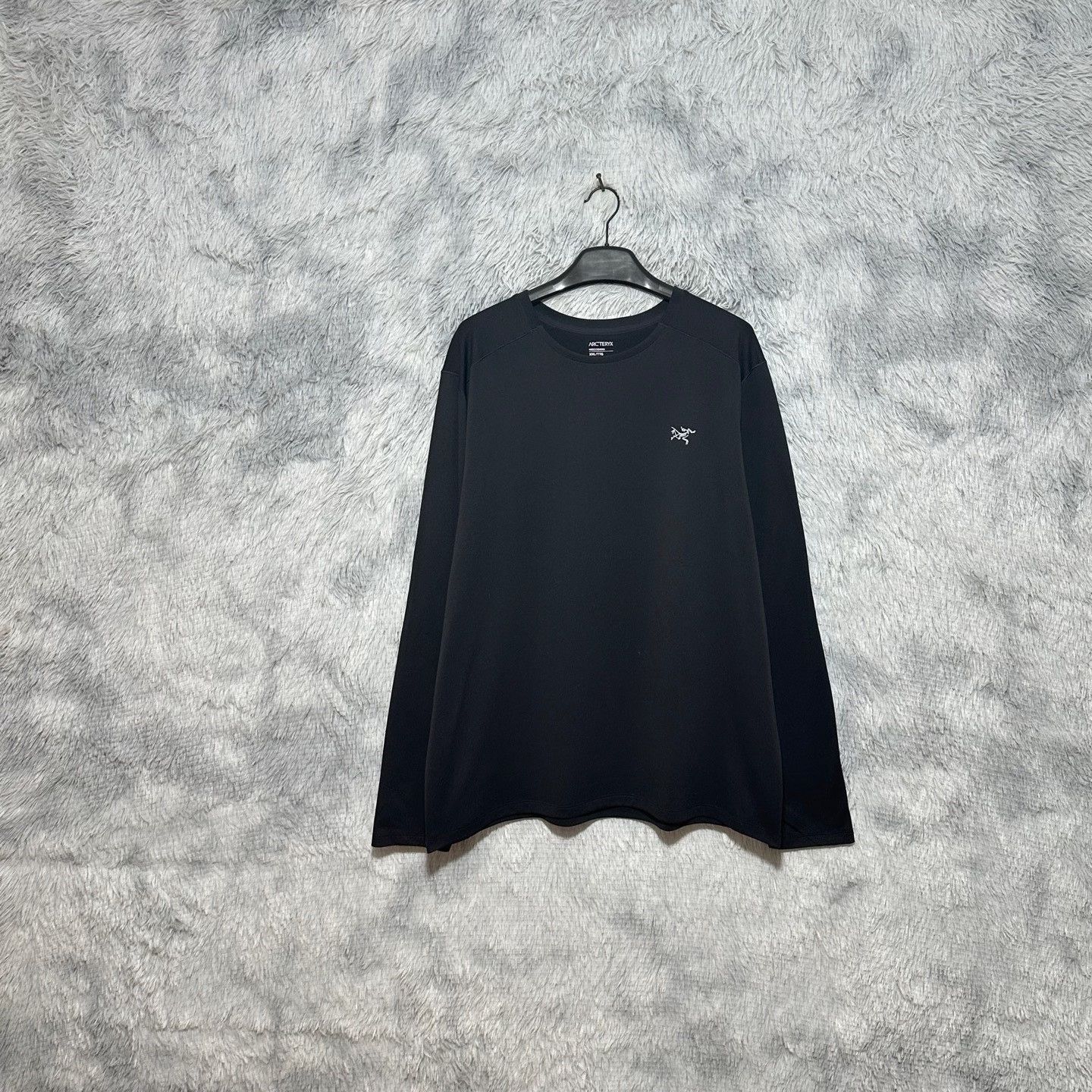 Arc'teryx Arc'teryx Black Cormac Crew LS Size M | Grailed