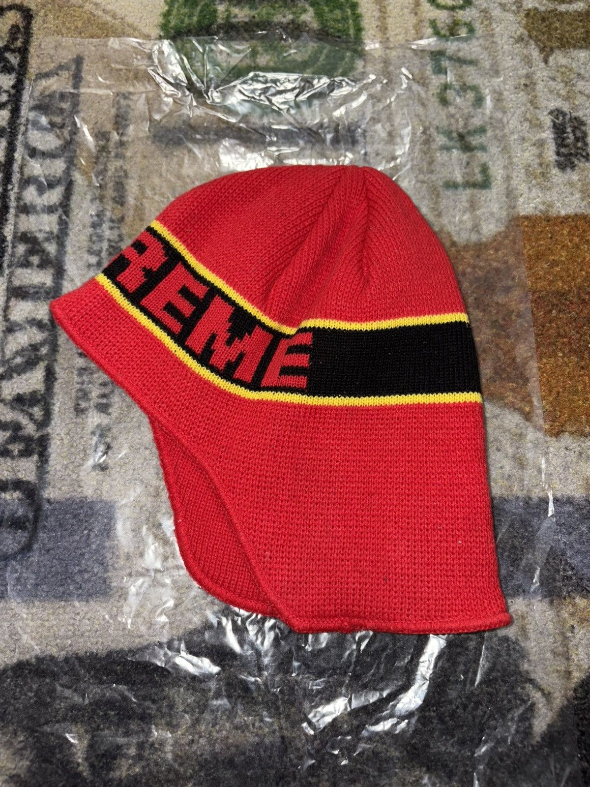 Supreme Supreme Earflap Beanie Red Size ONE SIZE - 2 Thumbnail