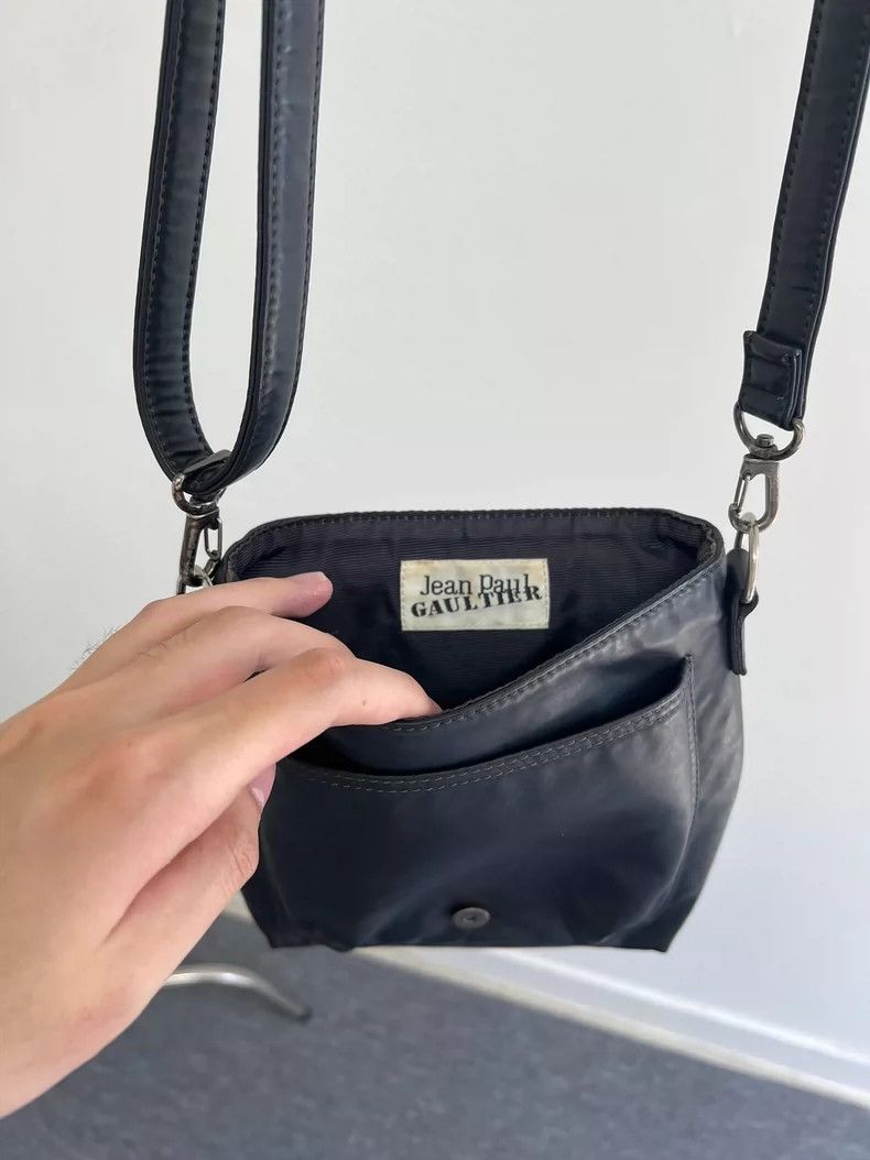 Jean Paul Gaultier Jean Paul GAULTIER Calfskin messenger bag 2504-Nextarrow Size ONE SIZE - 4 Thumbnail