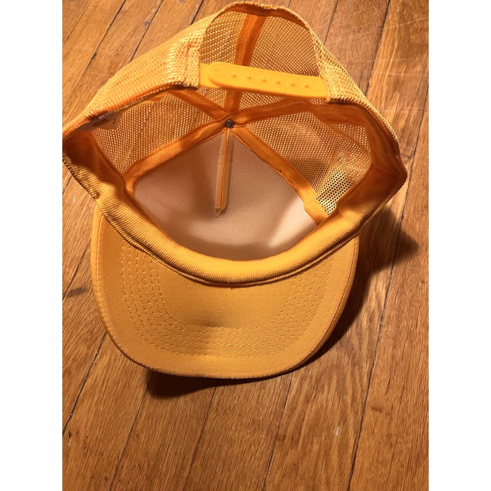 Vintage VINTAGE King O’Rourke Cadillac Snapback Hat Yellow 80s Sunbelt Trucker Hat Men One Size Adjustable Yellow 80s Cars Retro Transportation Mens Size ONE SIZE - 7 Thumbnail