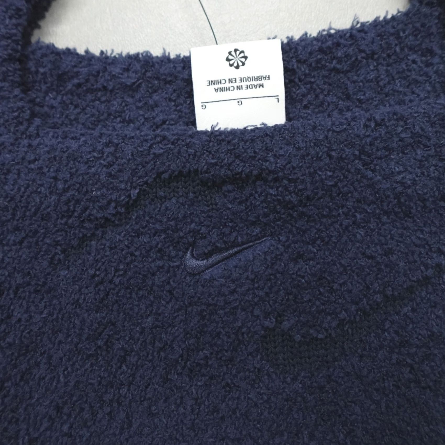 Nike Nike Sportswear Phoenix Cozy Boucle Knit Crop Top Shirt Women L Navy Cropped Slim Activewear 90s Style Sportswear Nike HV2770-410 Size L / US 10 / IT 46 - 8 Thumbnail