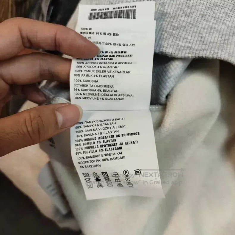Miu Miu Miu Miu Size XS Cotton ladies V-neck short sweater Size XS / US 0-2 / IT 36-38 - 7 Thumbnail